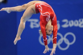 kaiyun.com-塔图姆带队逆转凯尔特人东部前四稳固，塔图姆和凯尔特人合同